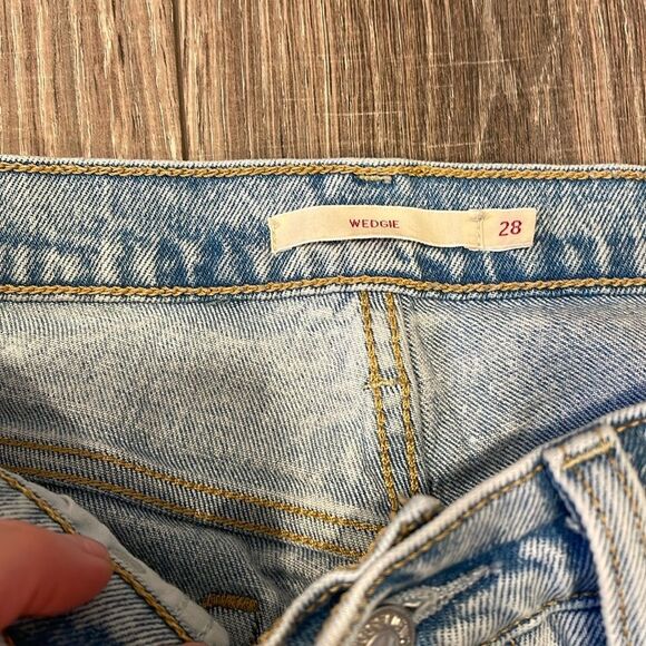Levi’s Wedgie Blue denim jeans size 28 (nwt) - Picture 3 of 9